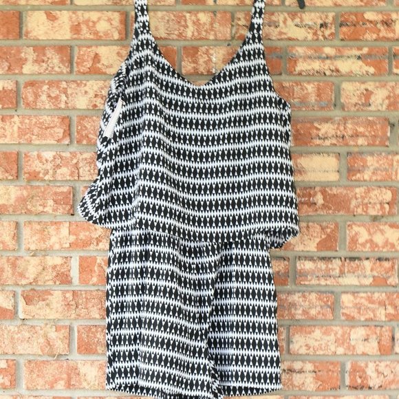 𝅺BISOU Bisou Romper - Picture 4 of 5